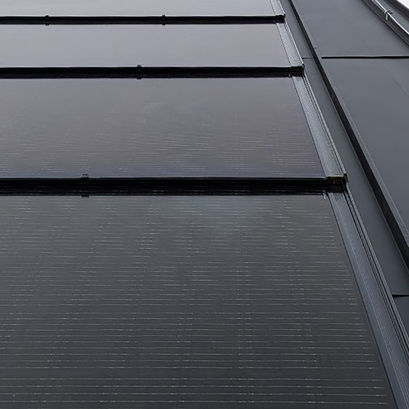 Elegant Hombee Roof integrated solar roof with photovoltaic panels.